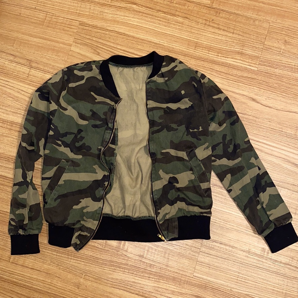 Cropped camo jacket